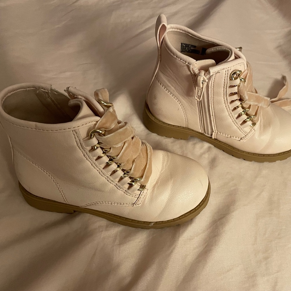 Girls pink boots